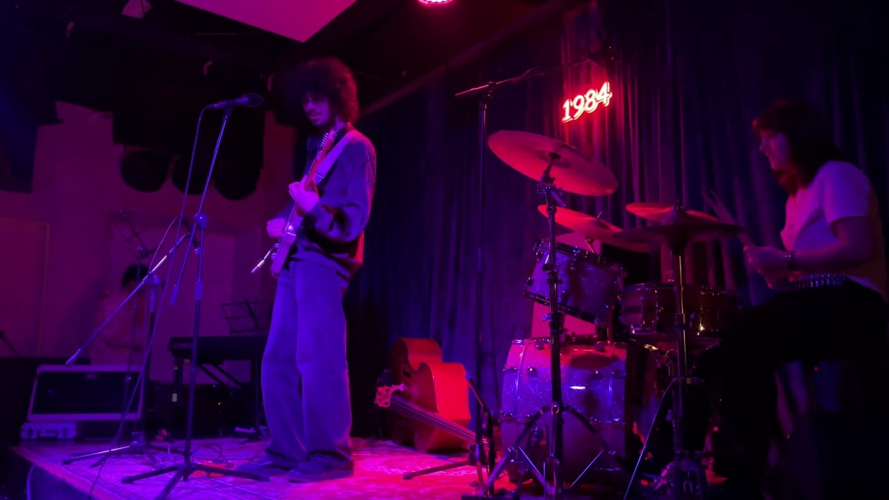 Blue Monk - Weird Fishes/Arpeggi (Radiohead)