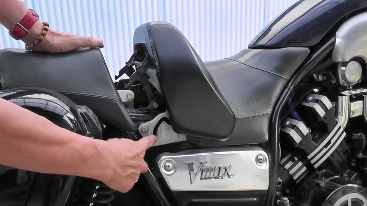 Ｖ-ＭＡＸ　シート外し→バッテリー交換