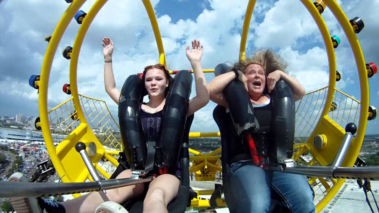 Mom passes out on slingshot ride