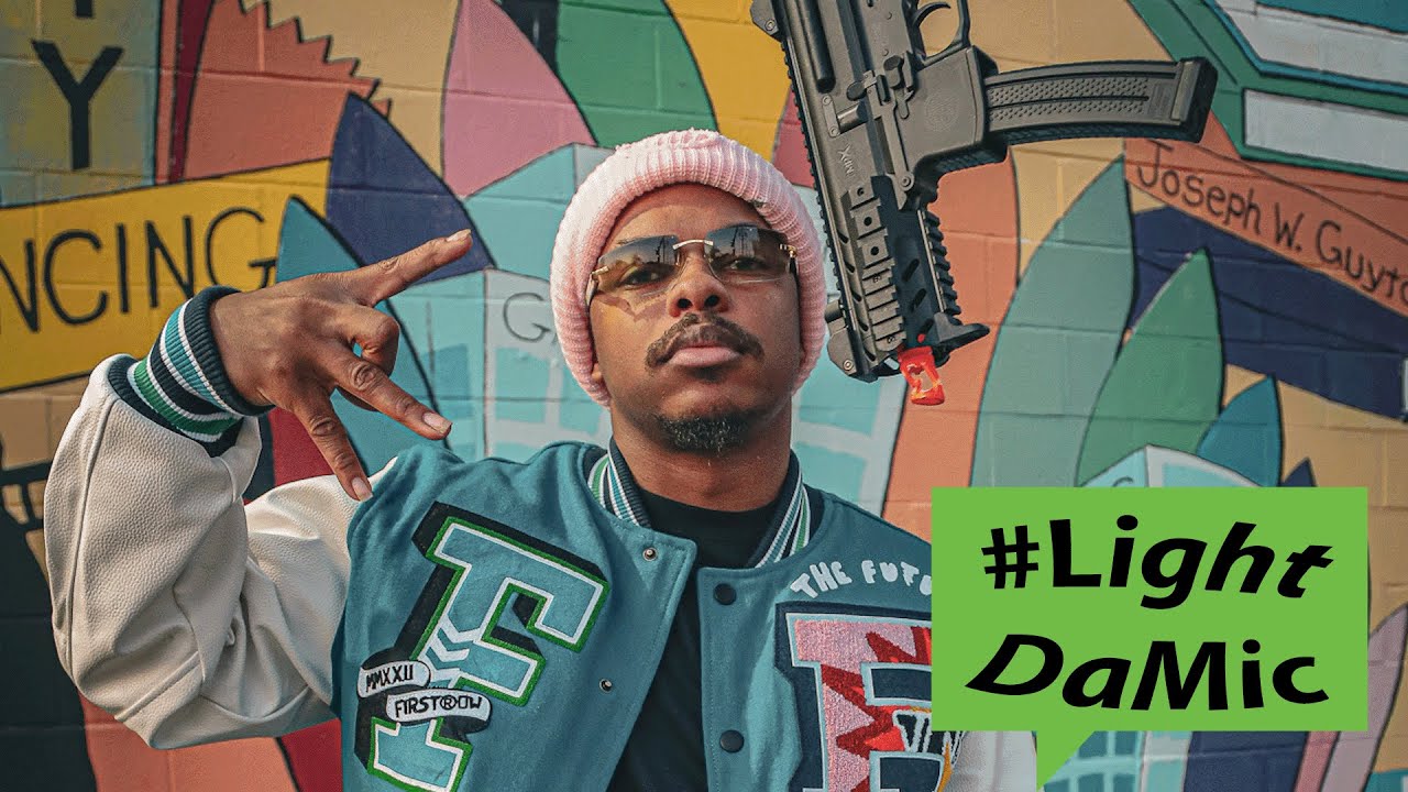 #LightDaMic: Meech Icewood - No fucks 2  (Official Performance)
