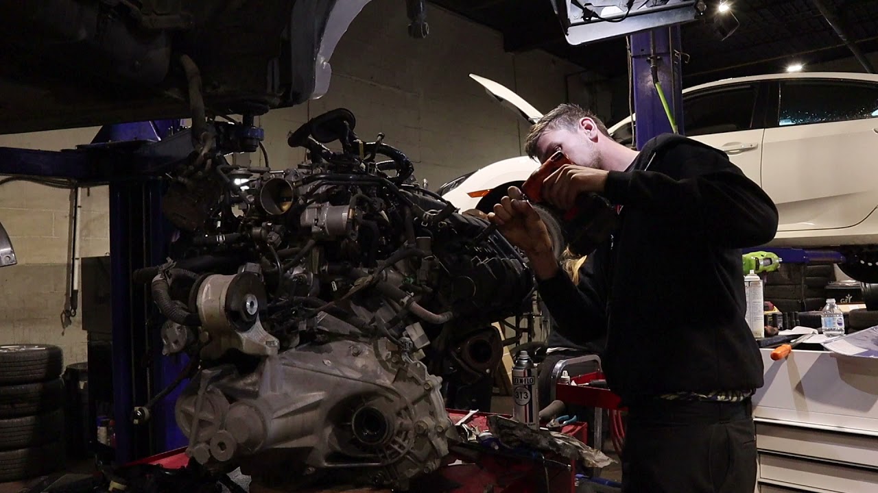 The CLEANEST 1992 Acura NSX engine removal for maintenance