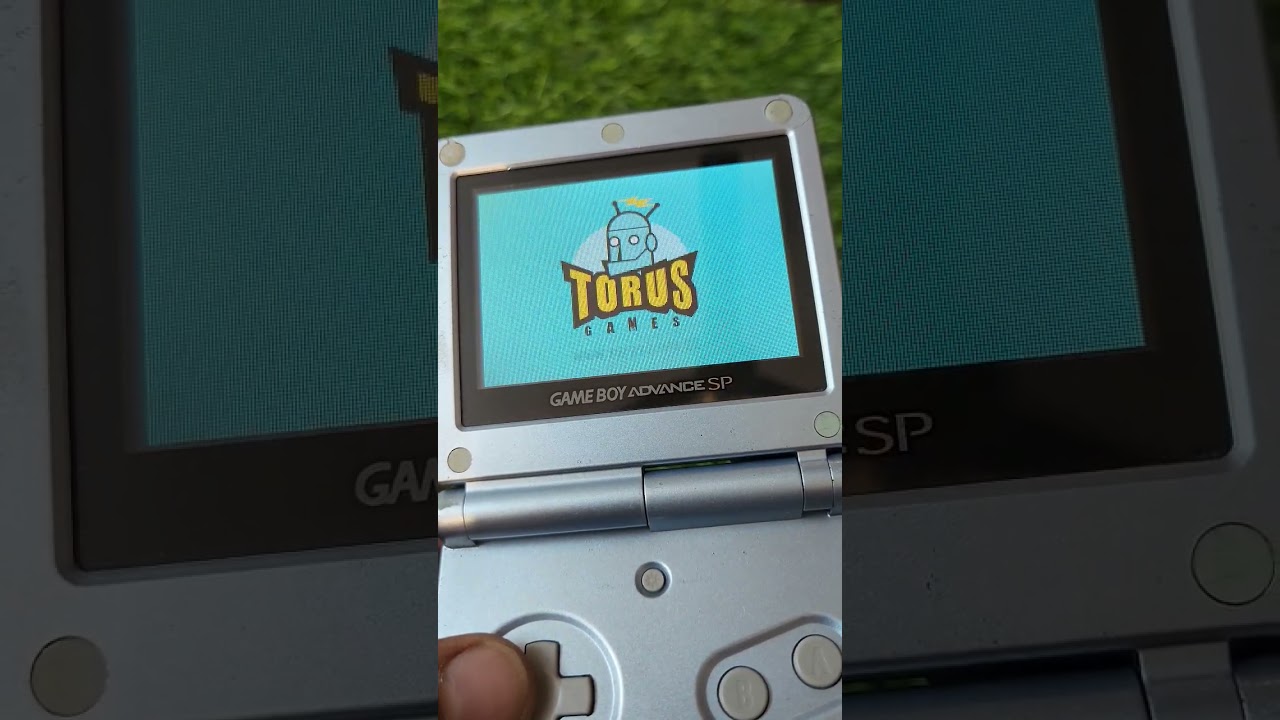 Gameboy Advance SP AGS-101 playing Jackie Chan Adventures #retrogaming #gameboy #shorts