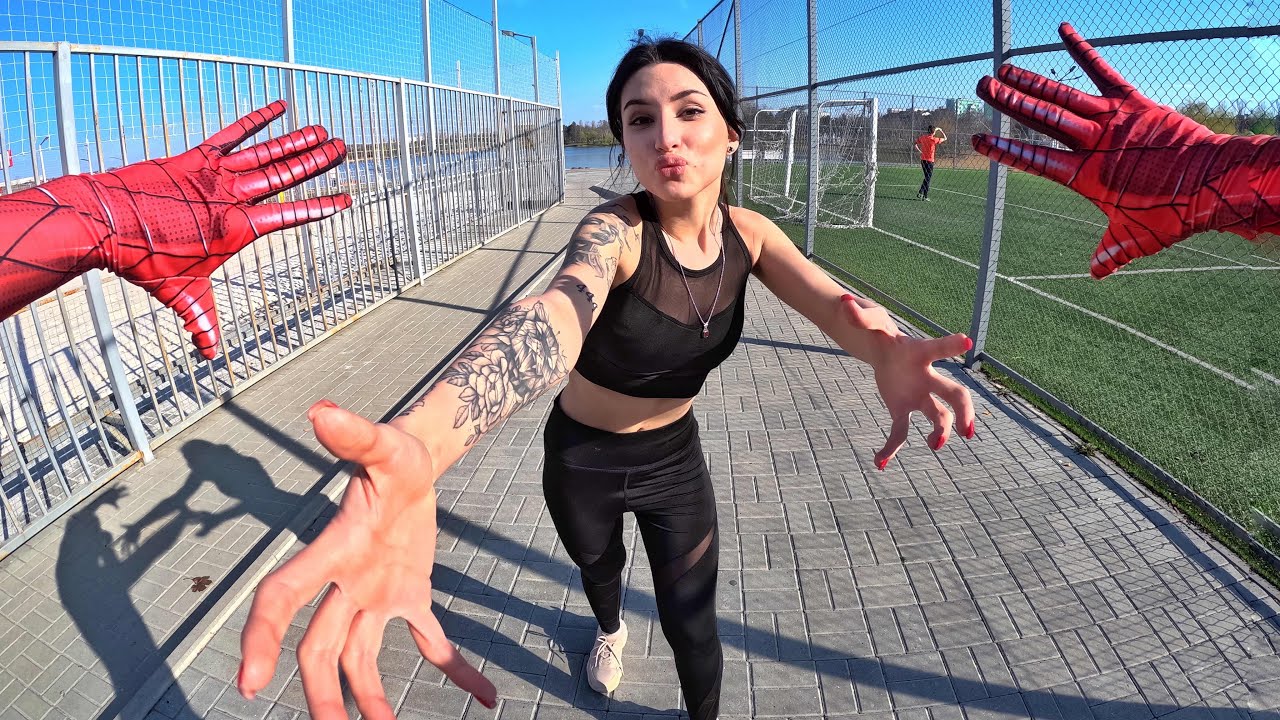 SPIDER-MAN ESCAPING BEAUTIFUL FITNESS GIRL (Romantic Parkour POV Spider-Man)
