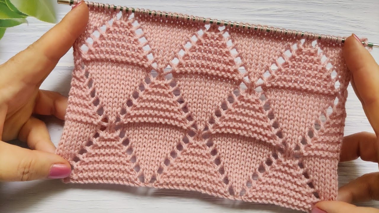 Relief Knit Triangles| Dreiecksmuster stricken| Punto Triangoli in Rilievo|Point de Triangles Tricot