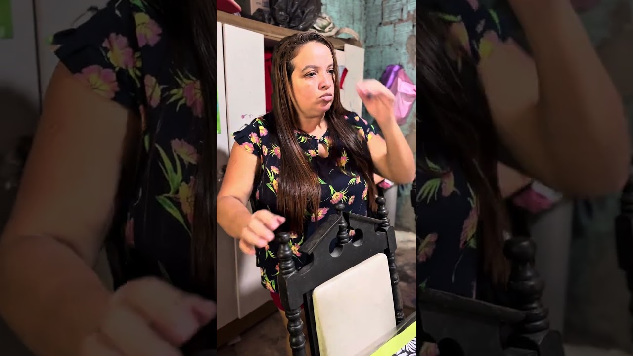 Ela trata ele mal por não ser seu filho 