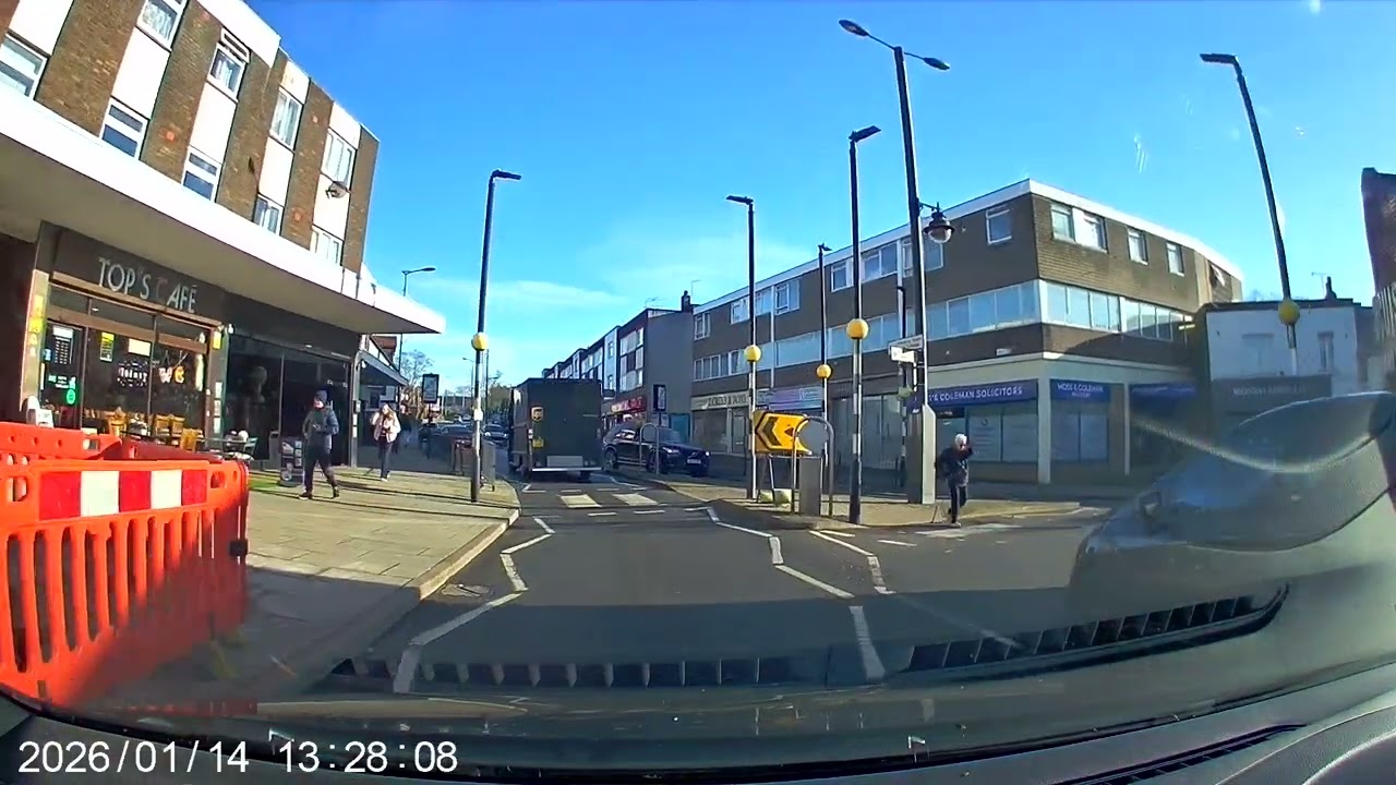 Driving from Hornchurch to Upminster (A124)