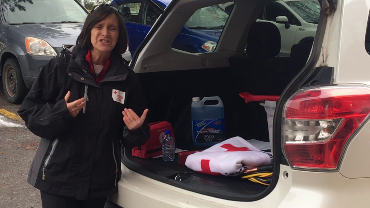 What to include in an emergency kit for your vehicle