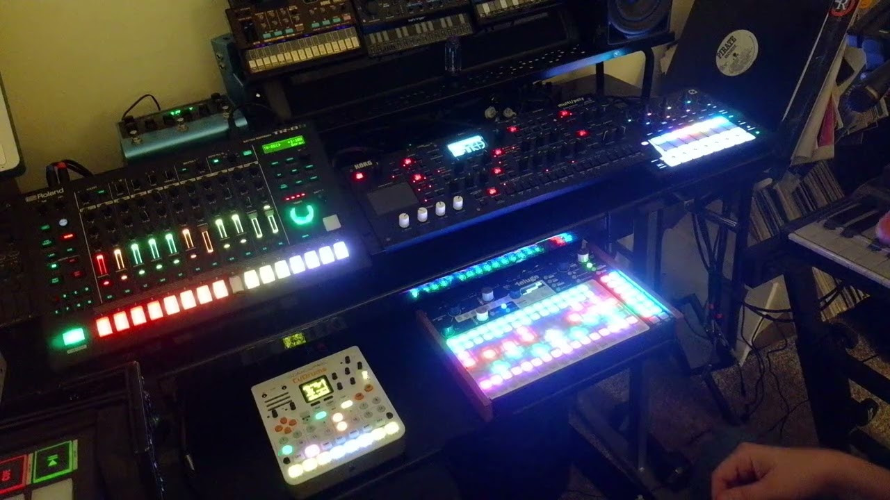 Degenerate Techno (Sonicware Cydrums, Roland TR-8s, Novation Circuit Tracks, Synthstrom Deluge)