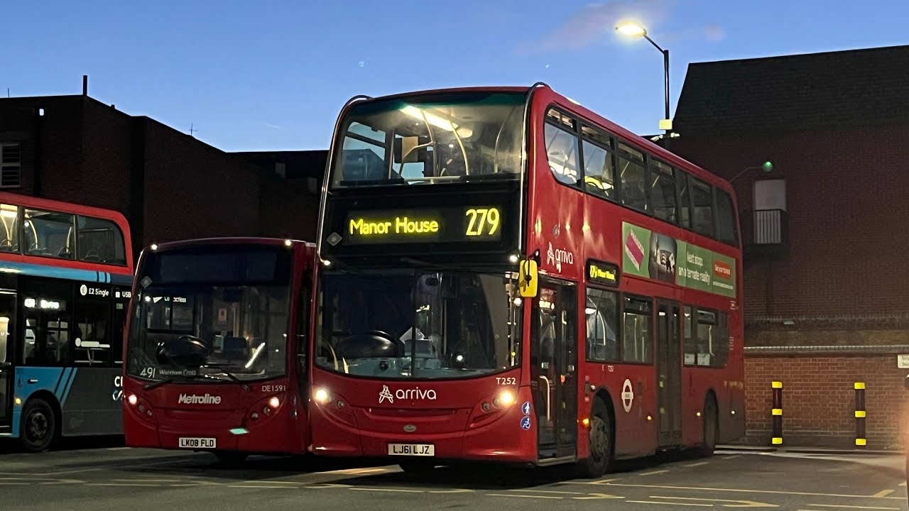 FRV. Arriva London Route 279. Waltham Cross - Manor House. Enviro400 T252 (LJ61 LJZ)