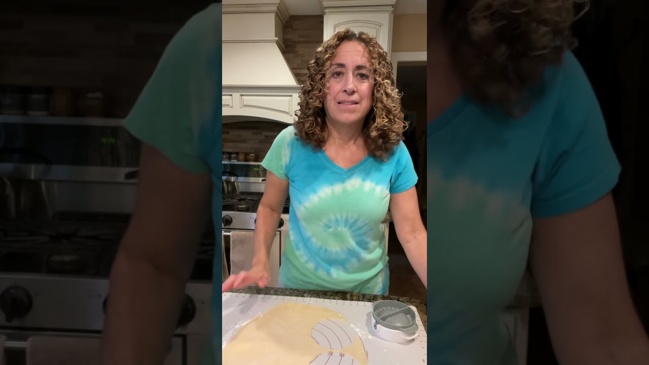 Pampered Chef Hand-pie and Pocket Maker