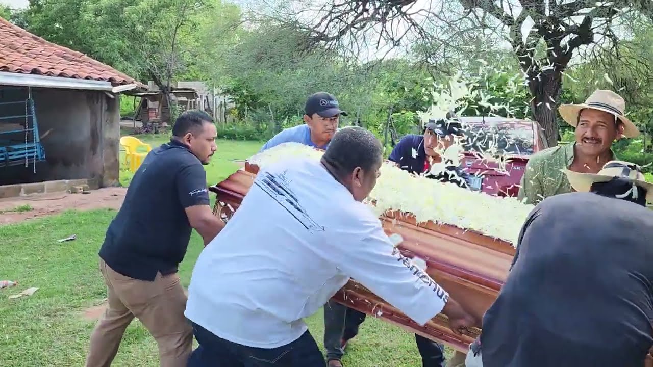 Sepelio del Sr. Artemio Pineda en Piedra Parada, Gro.