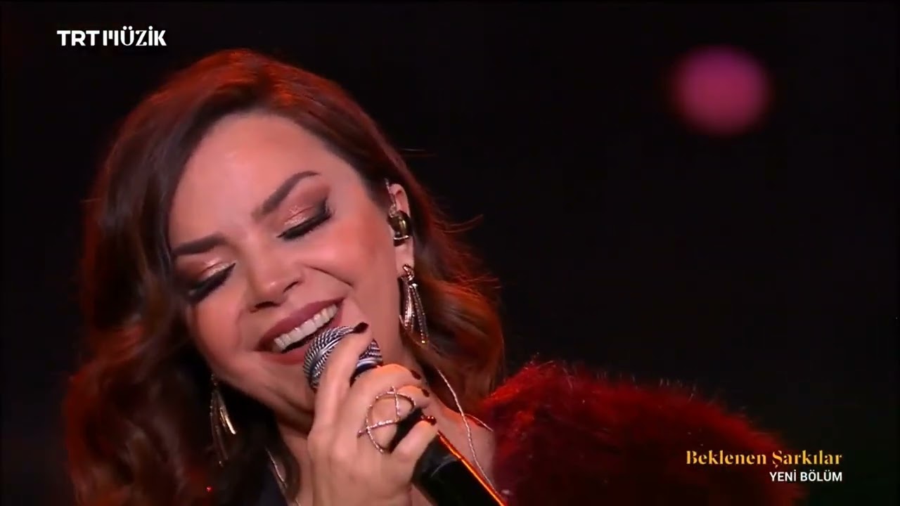 Esra İçöz - Bırakın Seviyorum ( TRT Müzik Beklenen Şarkılar 31 Mart 2022)