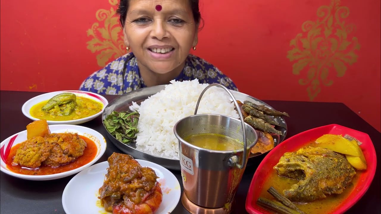 BIGBITES,EATING RICE WITH DAL,CHINGRI KALIA, TELAPIAR JHOL,MACHER DIMER JHAL,।।