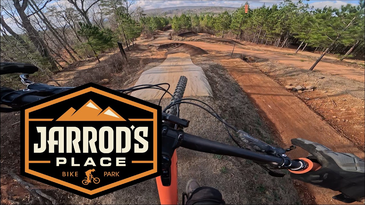 Follow Cam -- Party Laps at Jarrods Place --   Plus a crash on a green