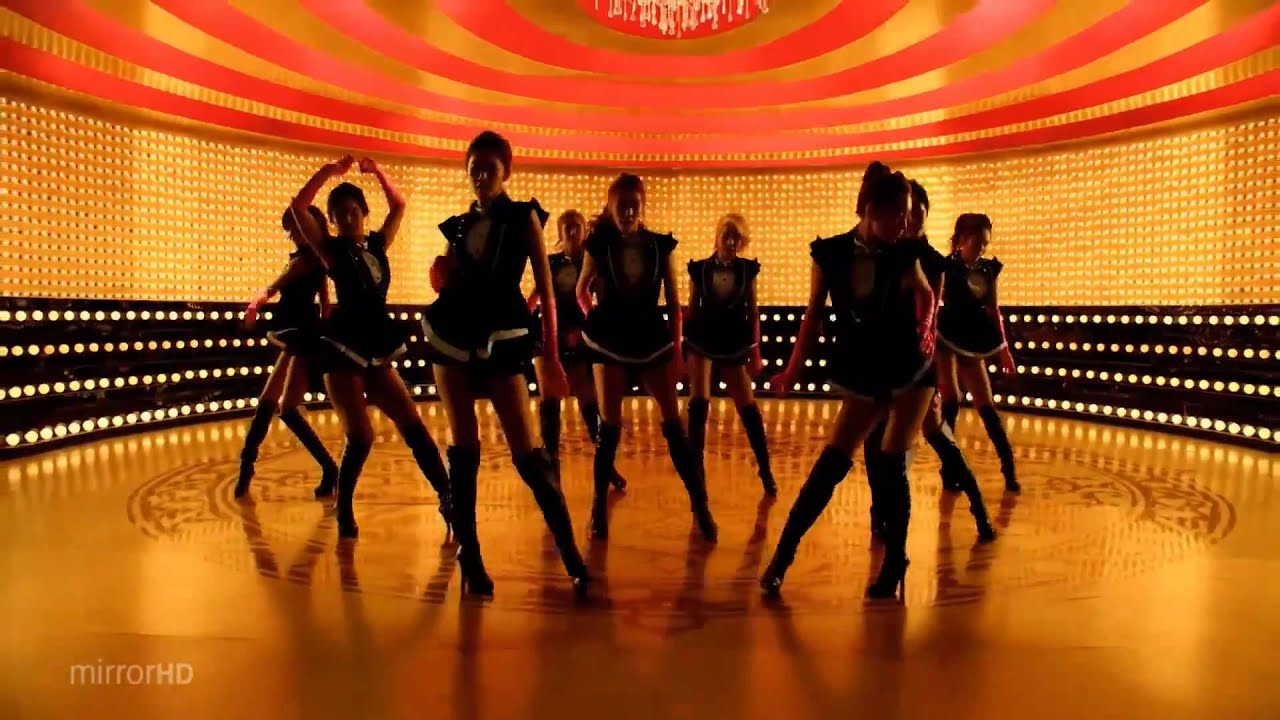 SNSD/Girls Generation - Paparazzi Mirrored Dance Music Video