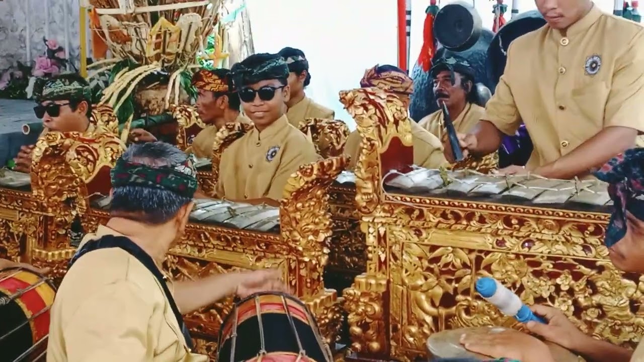 Gong Gebyar Cendrawasih Tari Gopala live Bakan Loteng
