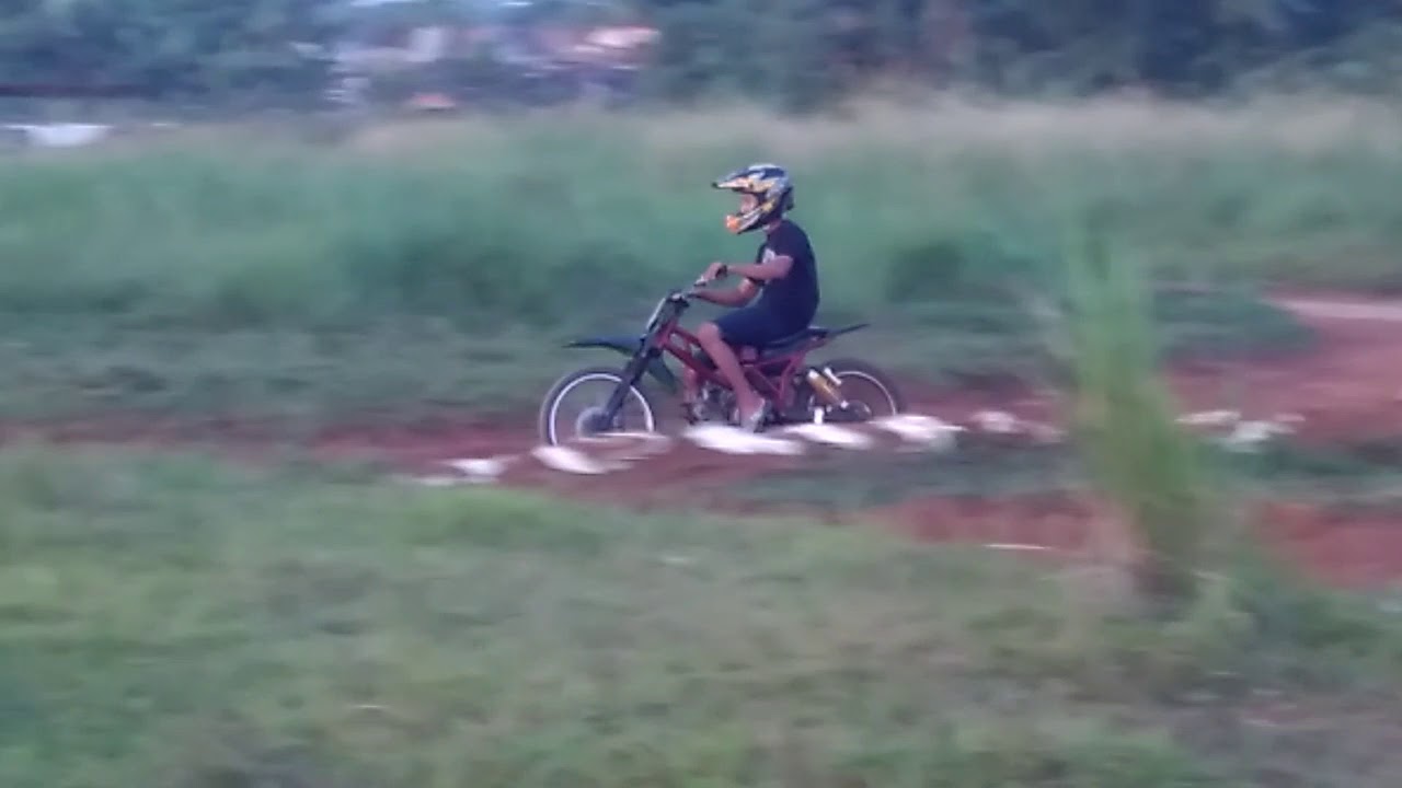 moto cross pertanian pasir putih