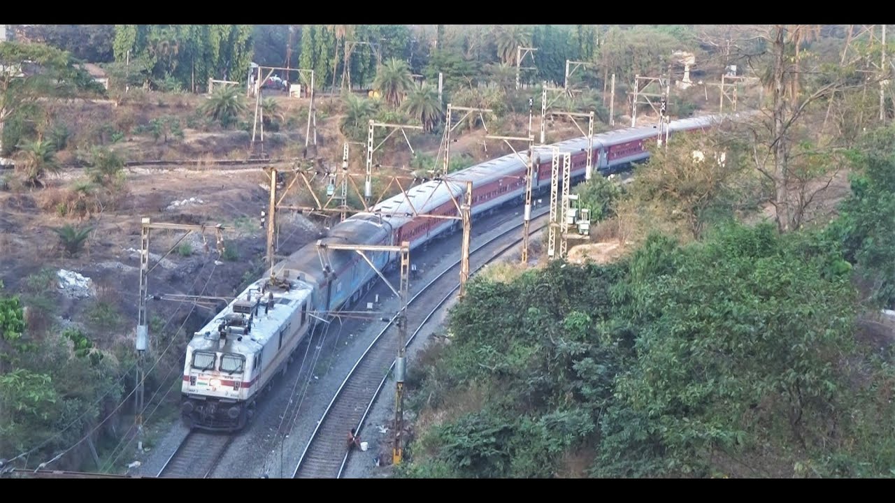 Udyan Express Like Never Before - Curving and Descending the Bhor Ghat