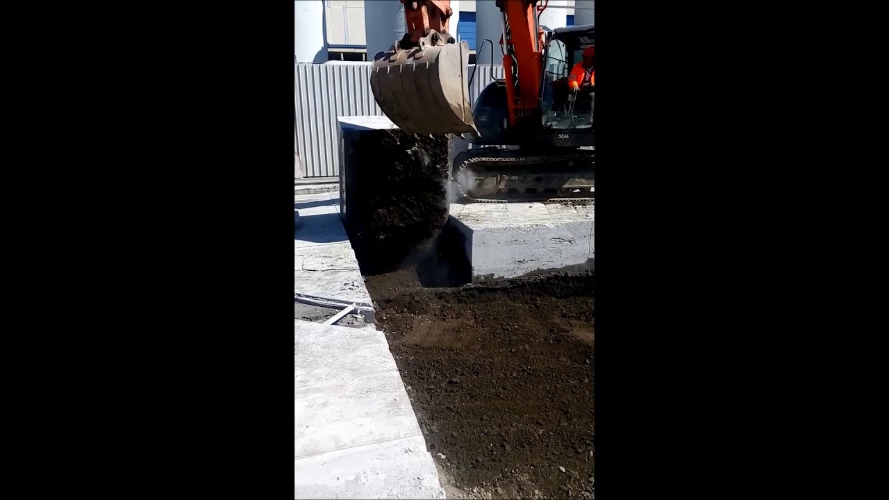 Taglio di un basamento in cemento armato