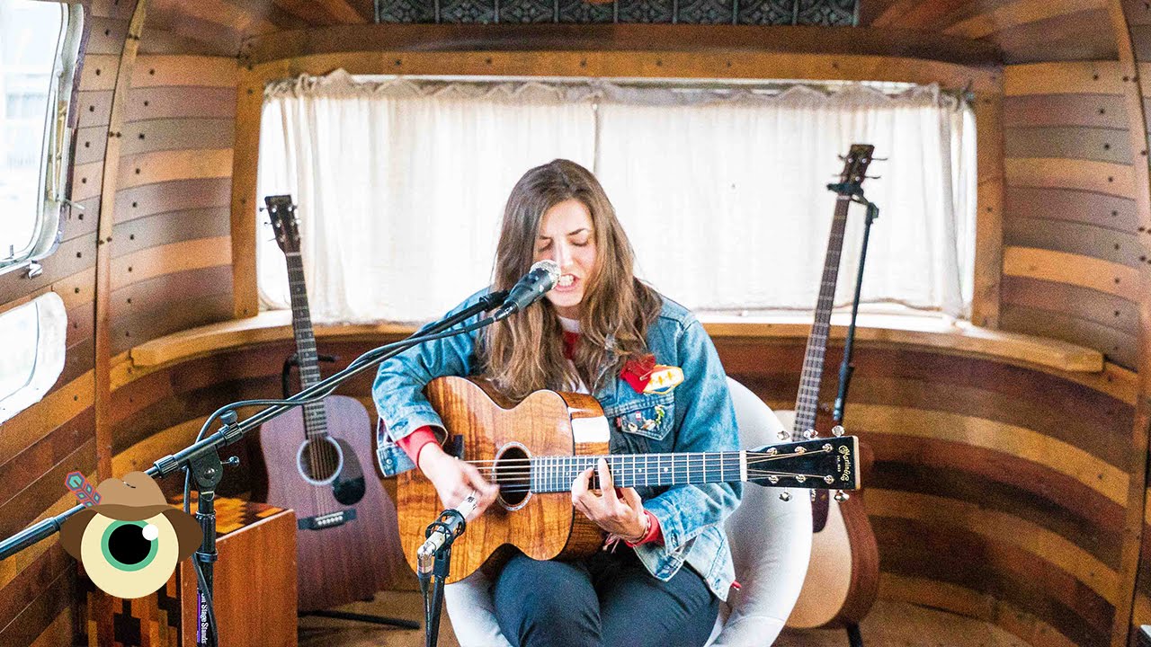 FrendShip Session: Caroline Rose