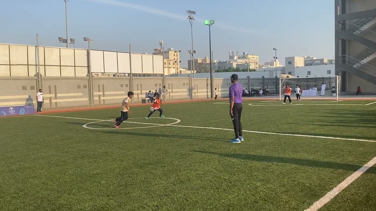 دوري المدارس (مباراة فريق العزم الشوط الثاني) ابتدائية اويس ابن عامر القرني #بث_مباشر #بث #مباراة 