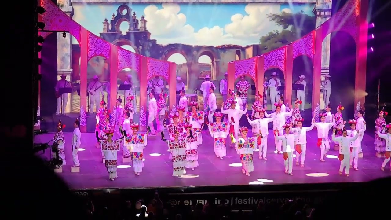Ballet folkl&oacute;rico de la universidad de Guanajuato BAFUG 🤘🎉🎊 CERVANTINO 2025 #fic53 #cervantino 