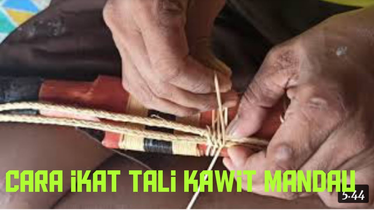 Cara anyam/ikat tali kawit pinggang  pada sarung mandau