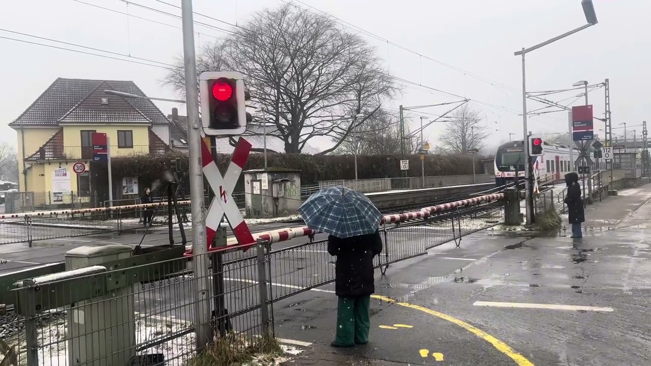 Bahnübergang Bremen-Mahndorf, Mahndorfer Heerstraße