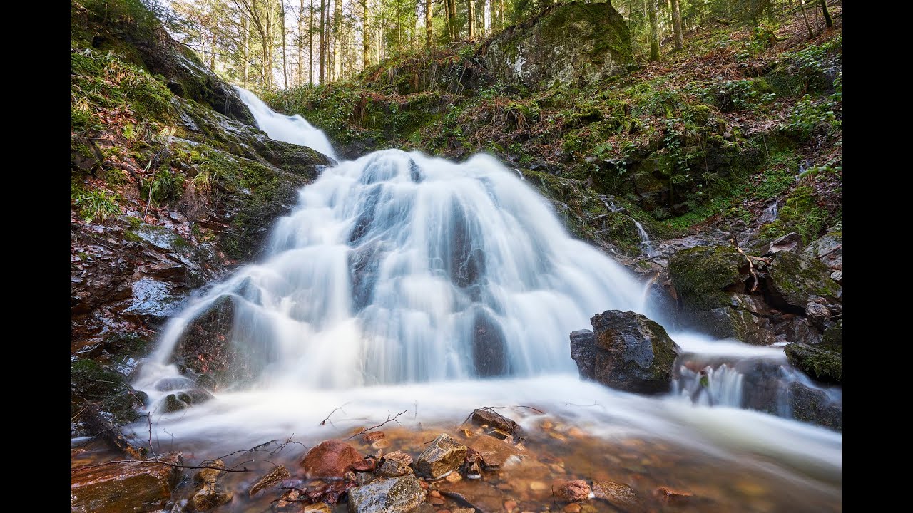 Der Holchenwasserfall am Himmelssteig im Schwarzwald