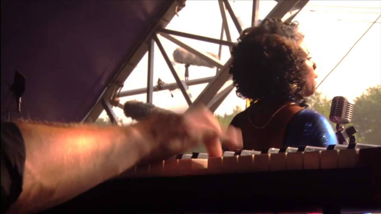 Kelis Bounce Lovebox 2013