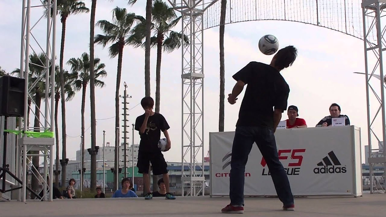 YOSUKE vs TOKURA - Freestyle Football WFSLeague Japan Final 2011 TOP 8