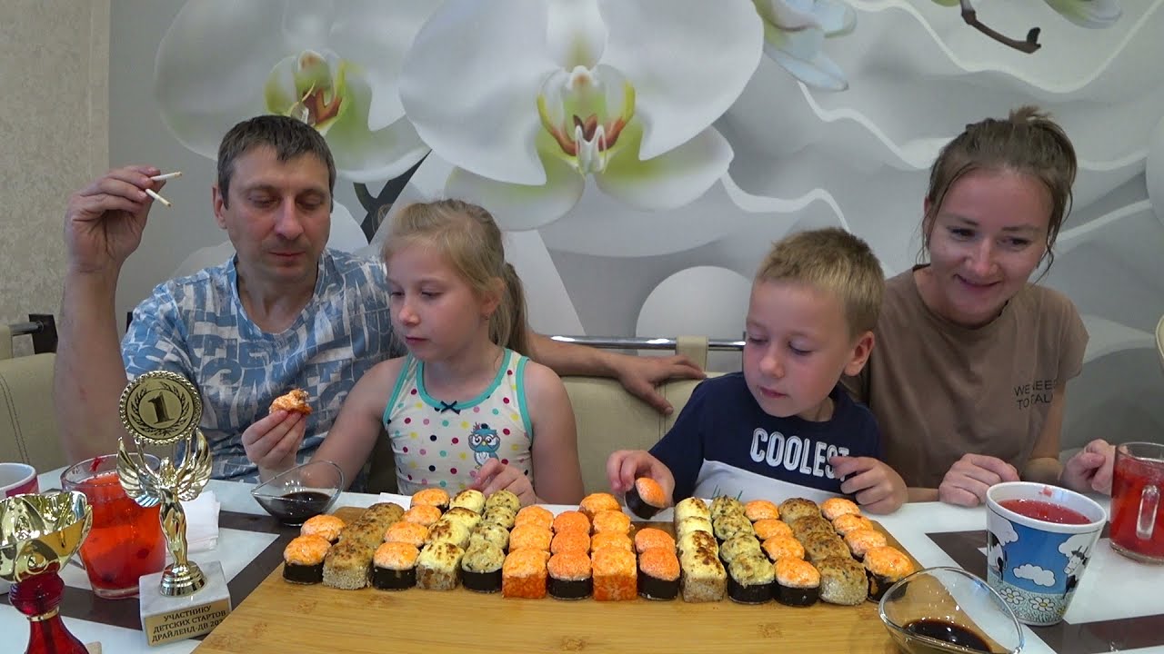 МУКБАНГ ПРАЗДНУЕМ ПОБЕДУ 🏆 ОБАЛДЕННЫЕ ЗАПЕЧЕННЫЕ РОЛЛЫ MUKBANG CELEBRATING THE VICTORY OF THE ROLLS