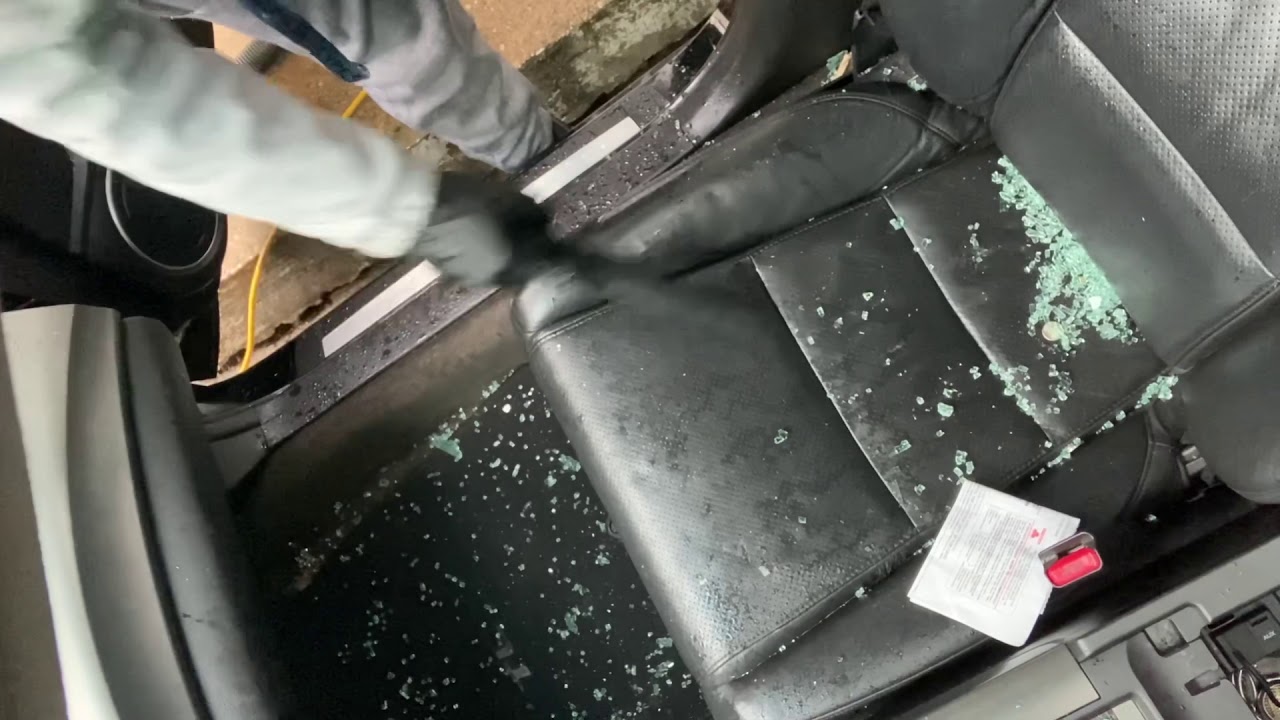 Broken glass cleanup in high speed!