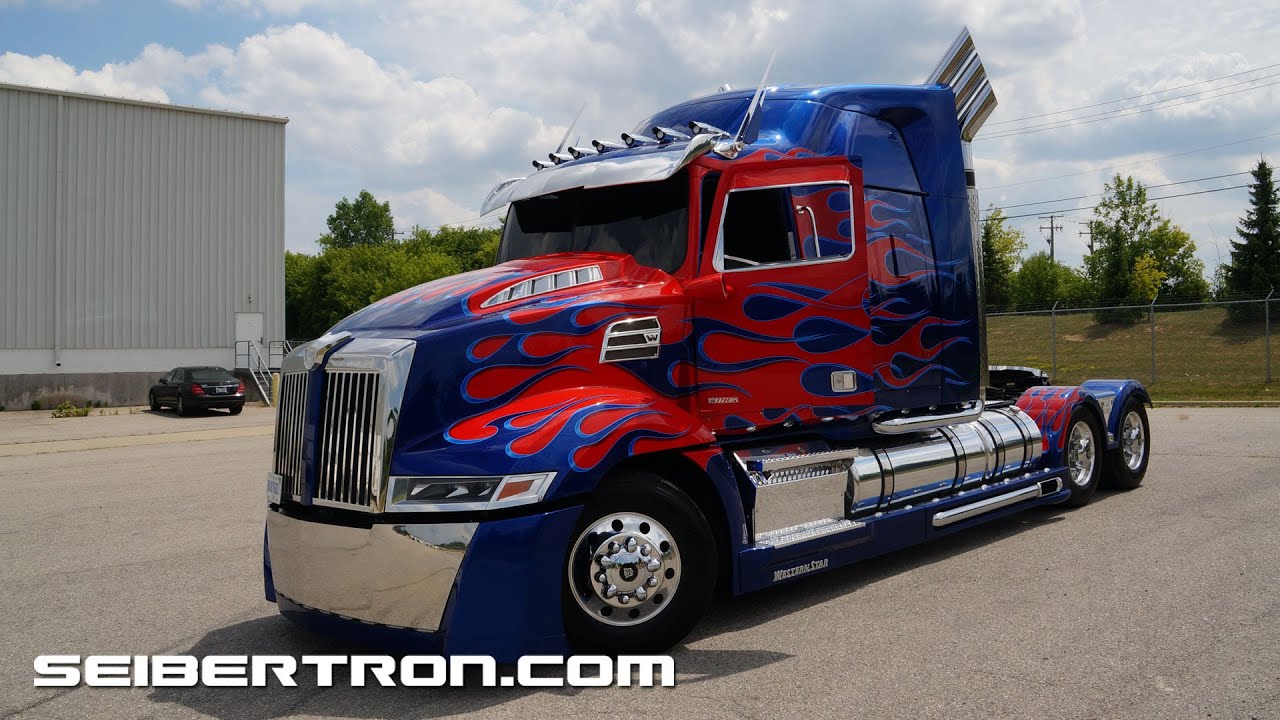 Transformers 5 The Last Knight Optimus Prime 180 degree stunt + inside + outside walkaround