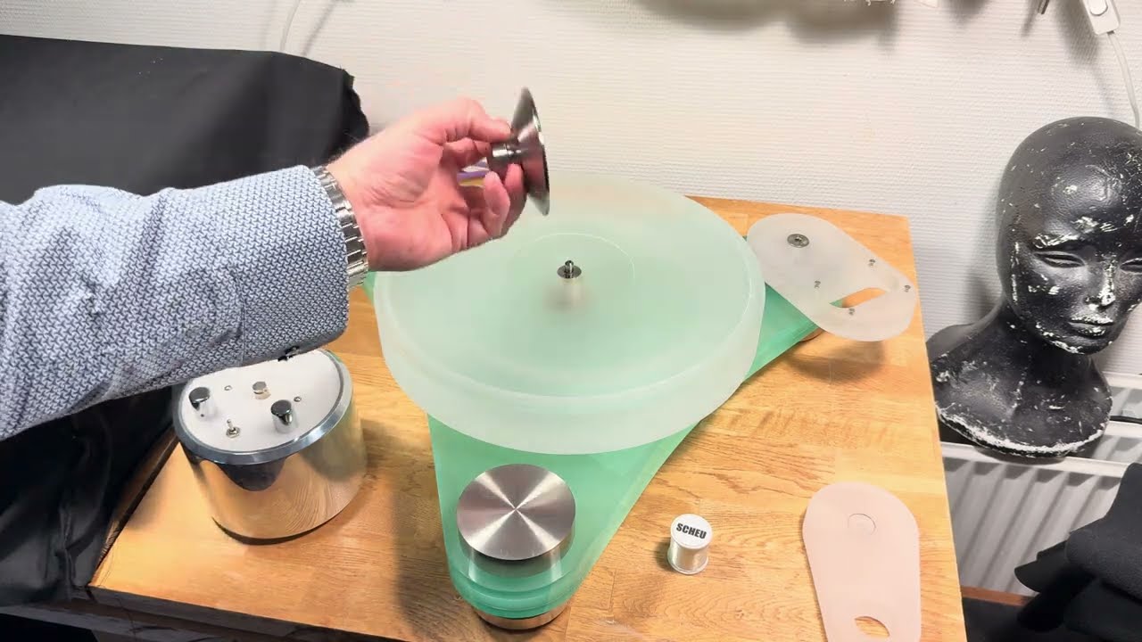 Scheu Diamond Turntable - a look inside
