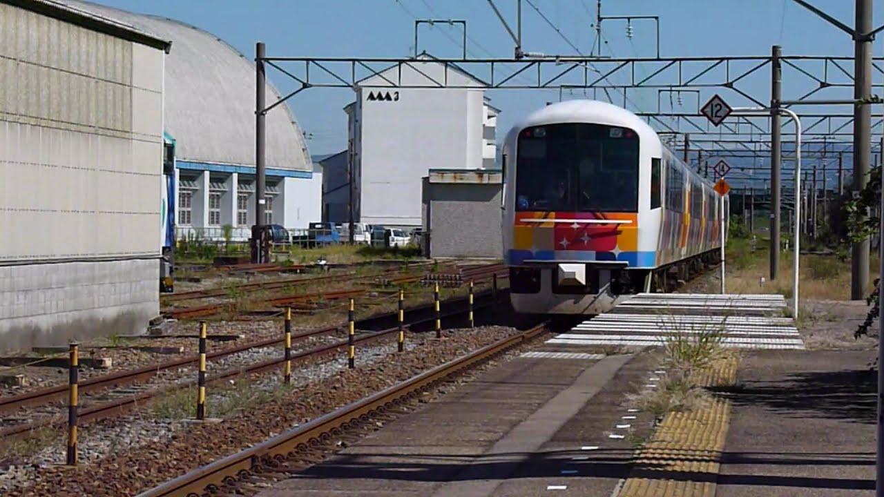 快速きらきらうえつ　鶴岡駅到着  2010.10.02
