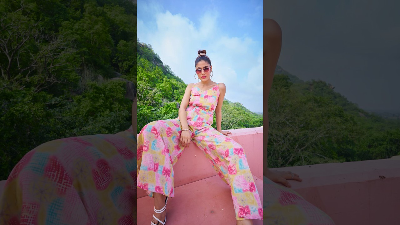 Posing.. #pose #highfashion #editorial #outdoorshoot #expression #posing #posingideas #model