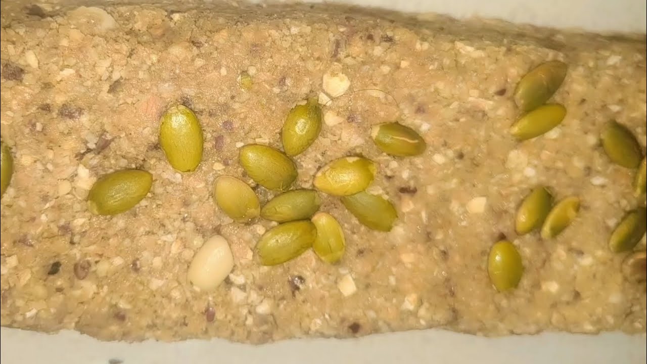 Homemade protein bar ek bar banaaiye aur 15 -20 din ke liye aap store karke rakh sakte hain easily