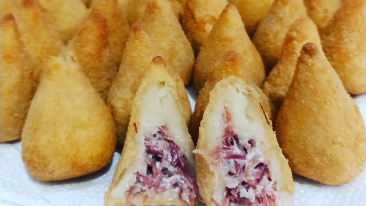 coxinha de carne seca com requeijão com Thaís Morais confeitaria.