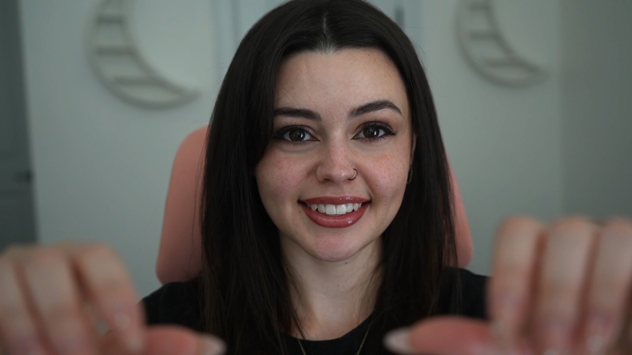 ASMR | Giving You A Face & Shoulder Massage (With Lotion)