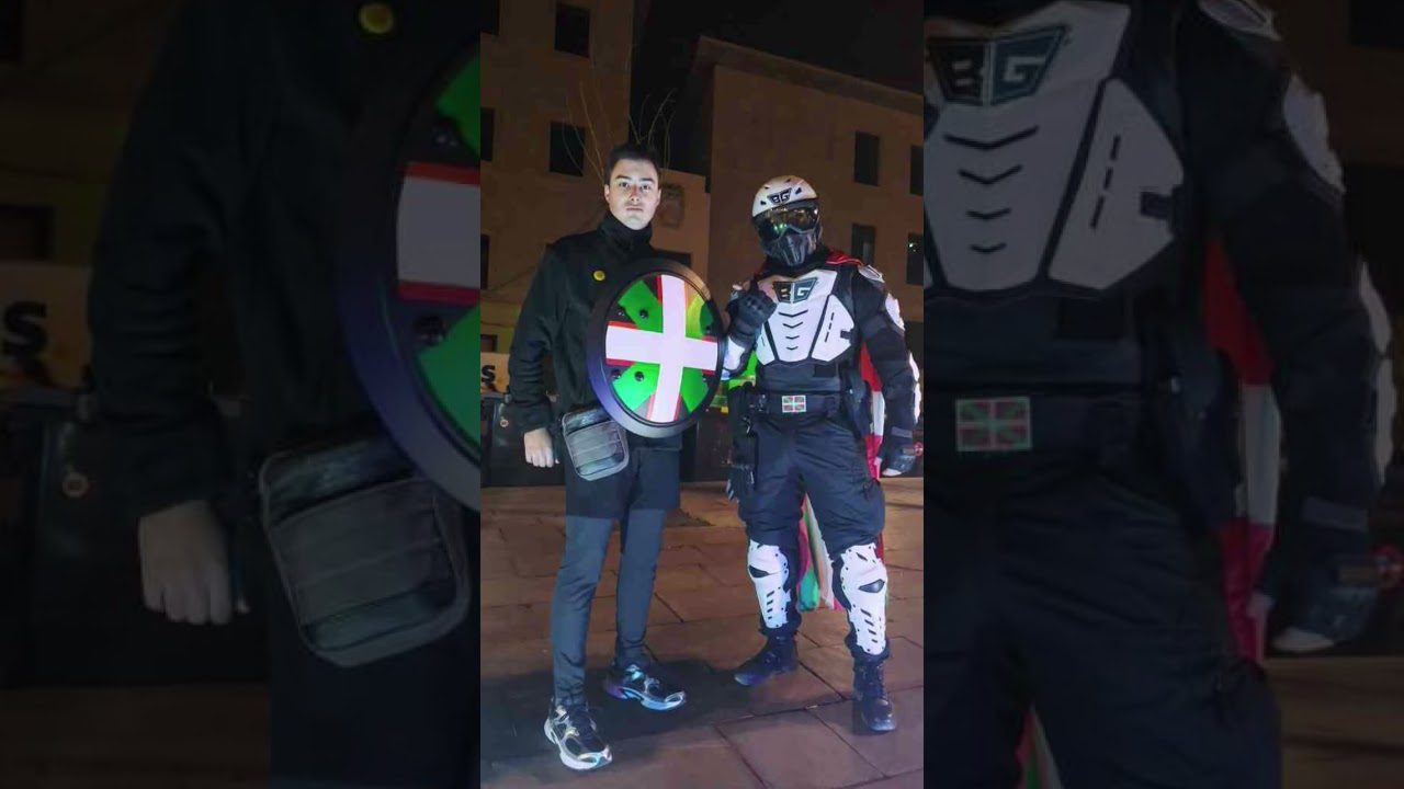 Hoy por la noche hemos estado con mi amigo @Kenai_Redstone con el superheroe @BASQUEGUARDIAN