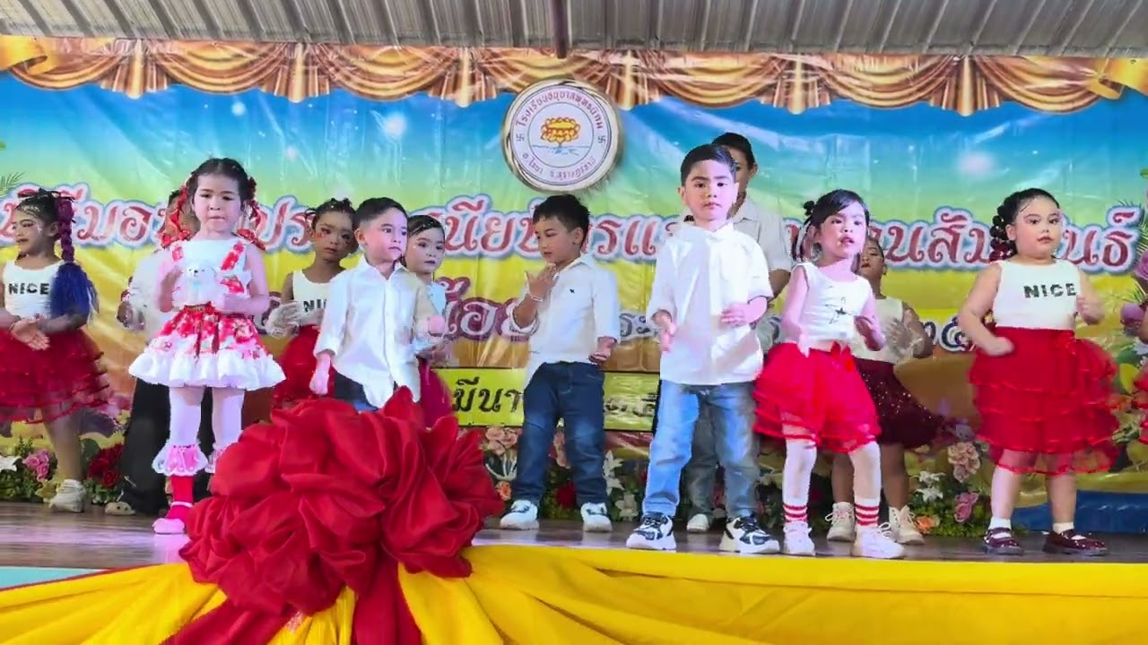 น้องเพชรกล้า อ.1/1 เต้นงานบัณฑิตน้อย ปี 2568 