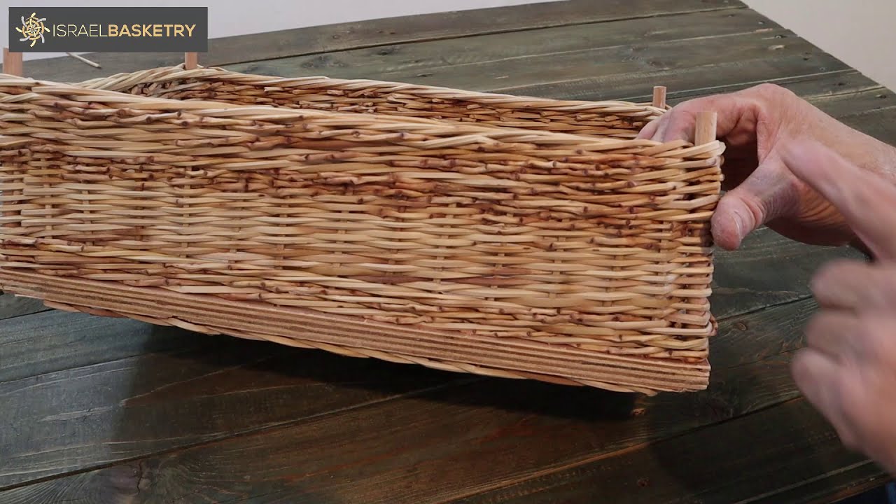 כיצד לקלוע סלסלה מלבנית עם סנסנים - חלק 3. קליעת הסיומת