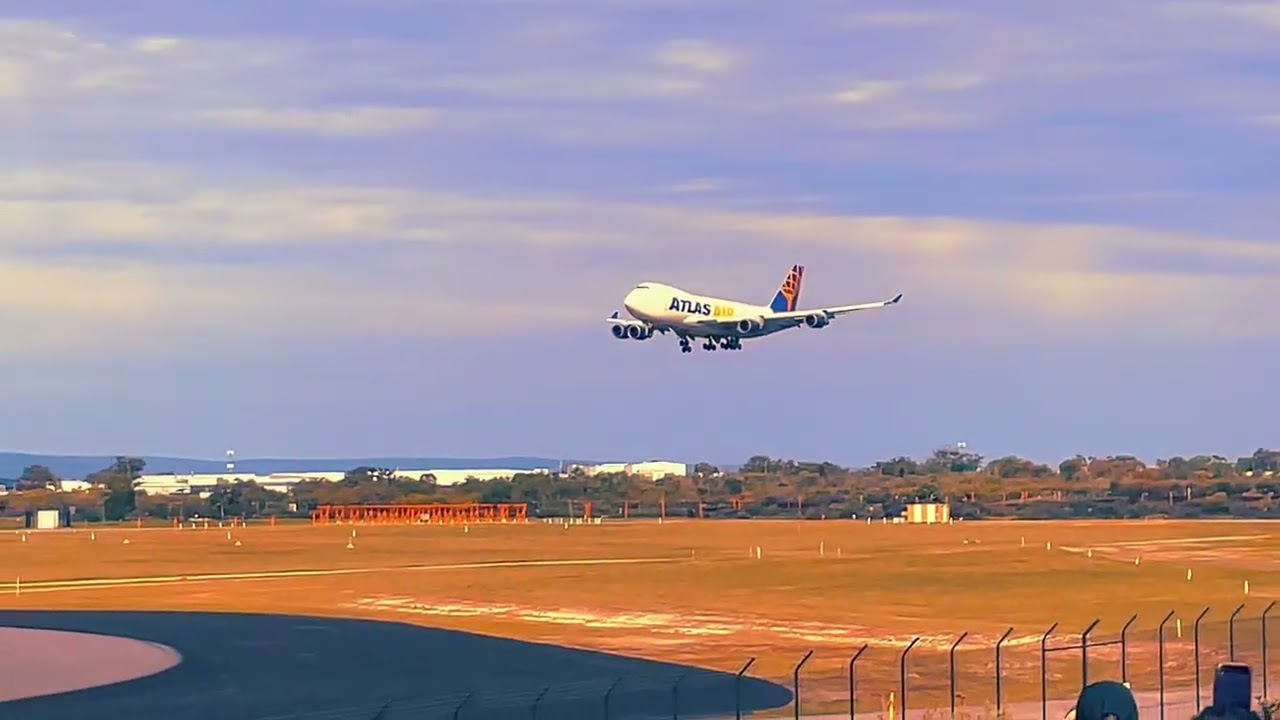 Planespotting video at perth!
