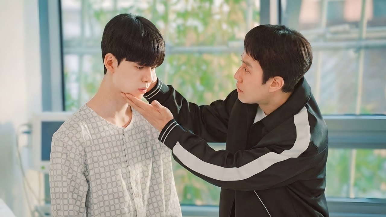 Его жизнь меняется, когда он встречает бездомного человека, страдающего амнезией и обладающего св...