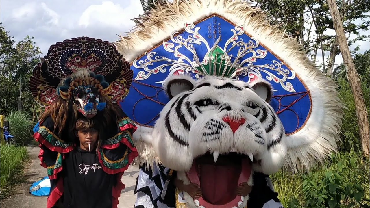 Acara Kirab Haflah Madin Barongan Jmp Drumband,di Kalianyar Wonosalam 5 Februari 2026