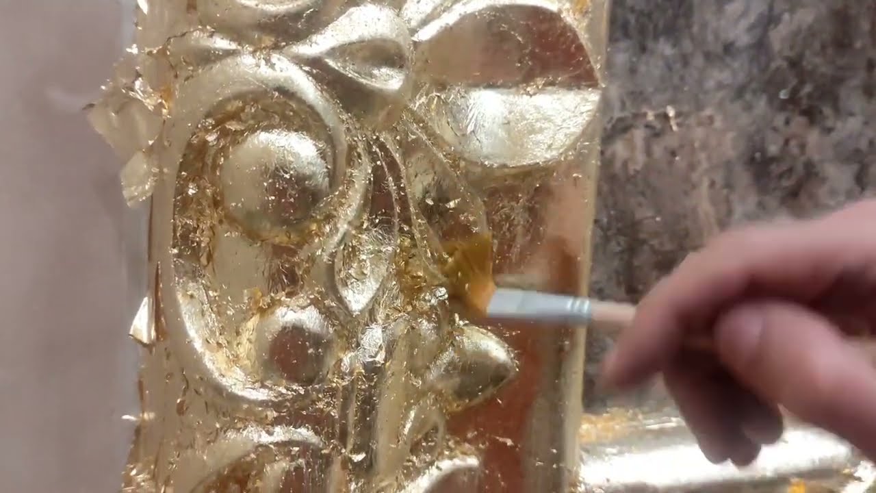 How to apply gold leaf on plaster professional 😯😍👌#painting #patina #gold #2023 #art