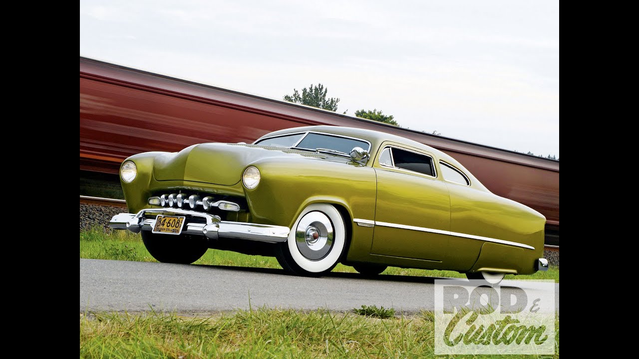 #14. Ford Sedan 1949 (RETROCAR)