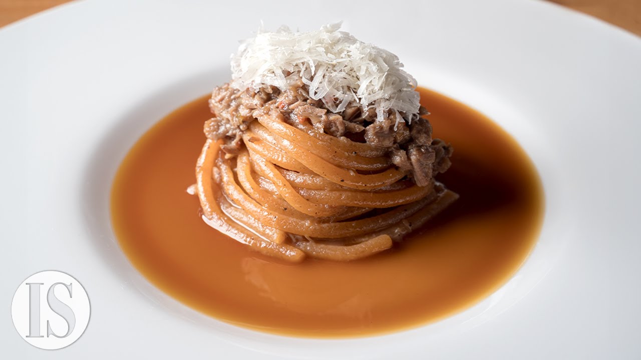 Bigoli al ragù d'anatra con Andrea Accordi - Four Season Bangkok*****