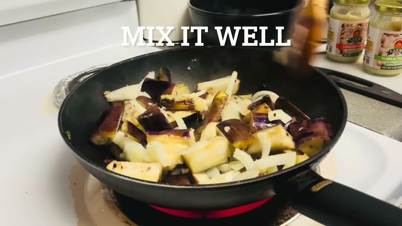 Eggplant curry 🍛 #indianfood #cooking #cookingchannel #cookingvideo #homemadefood #momcooking 